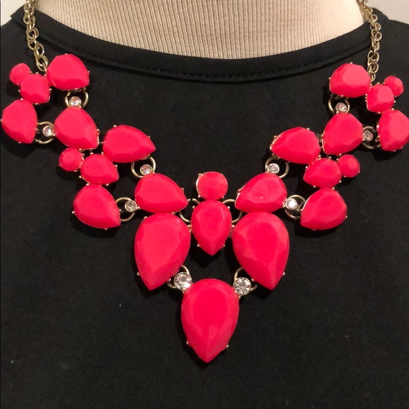 Pink statement necklace - Picture 2 of 4